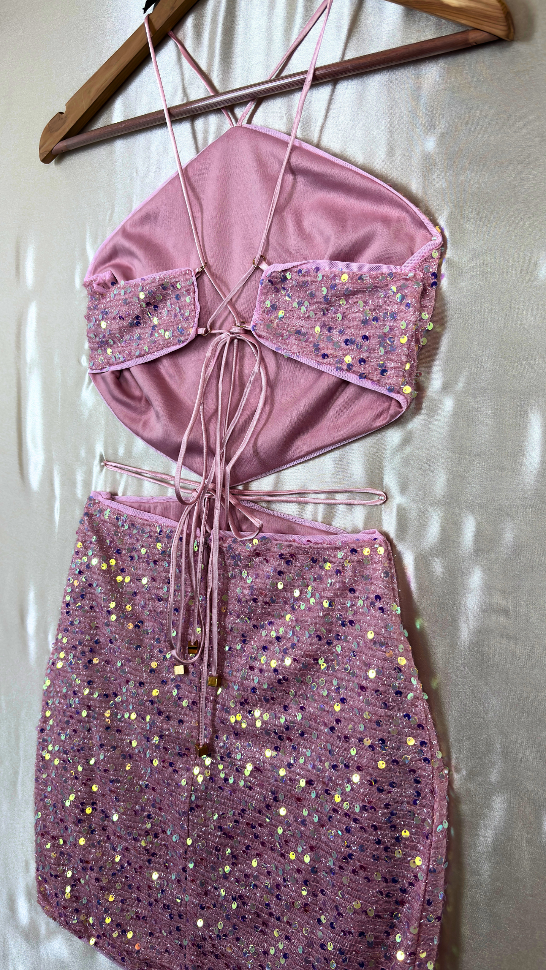 Pretty Sequins Dress TRÈS FOU OR SOMETHING