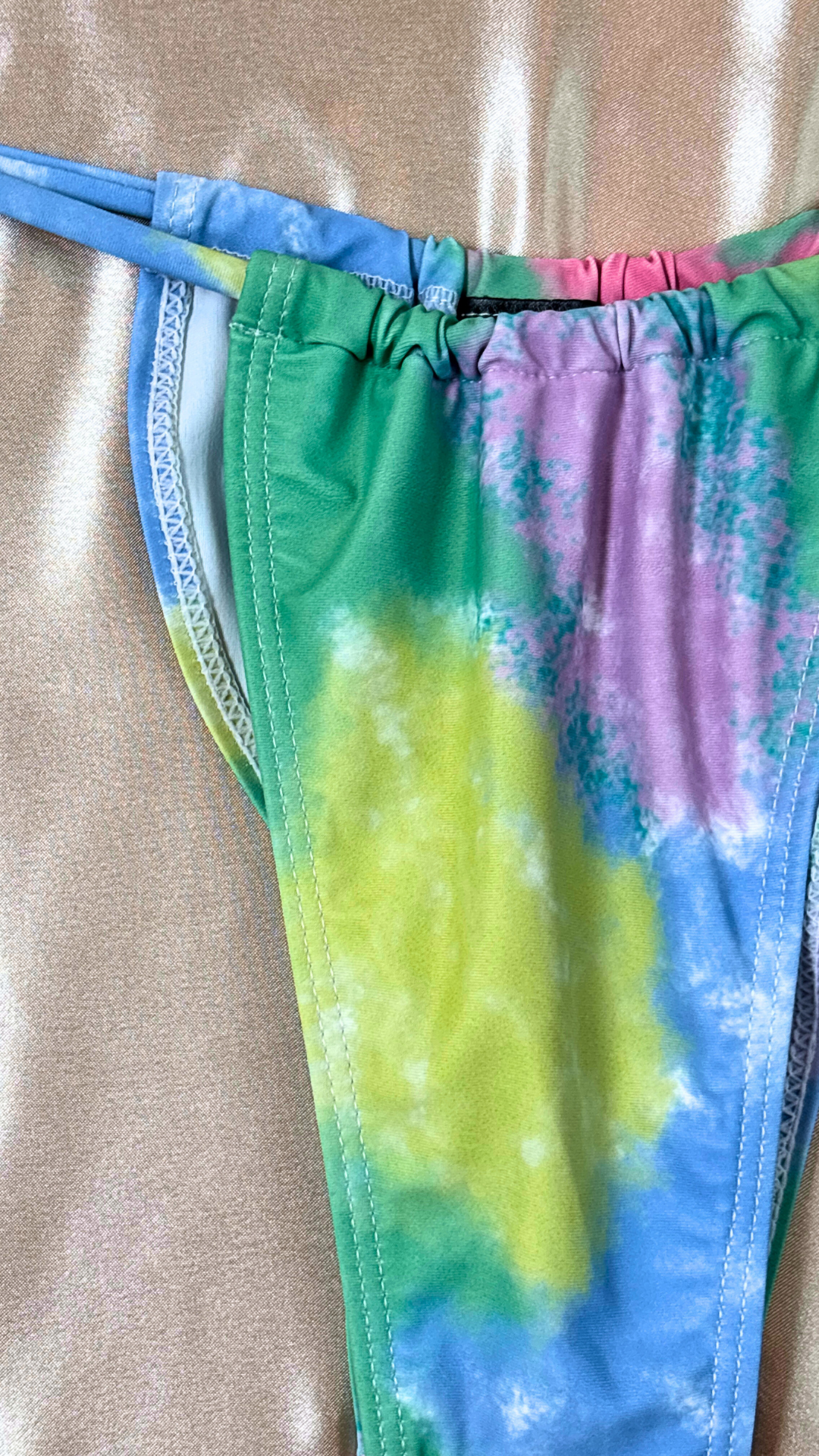 Cosmic Boom Bikini Bottom TRÈS FOU OR SOMETHING