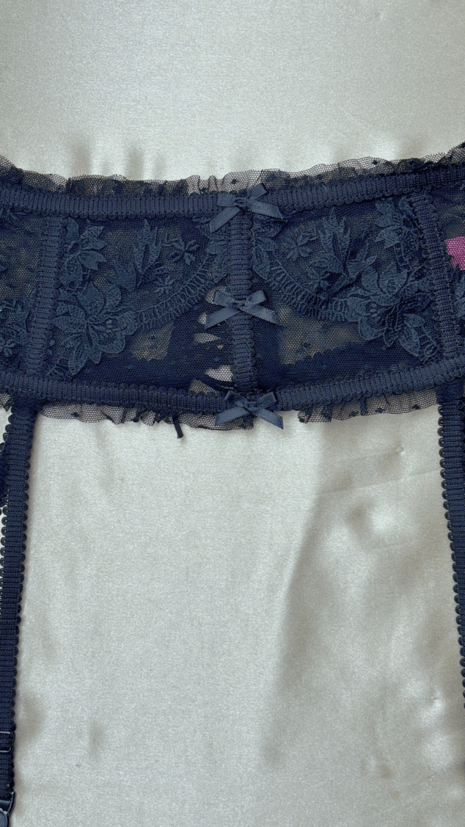 Amee Black Garter - TRÈS FOU OR SOMETHING