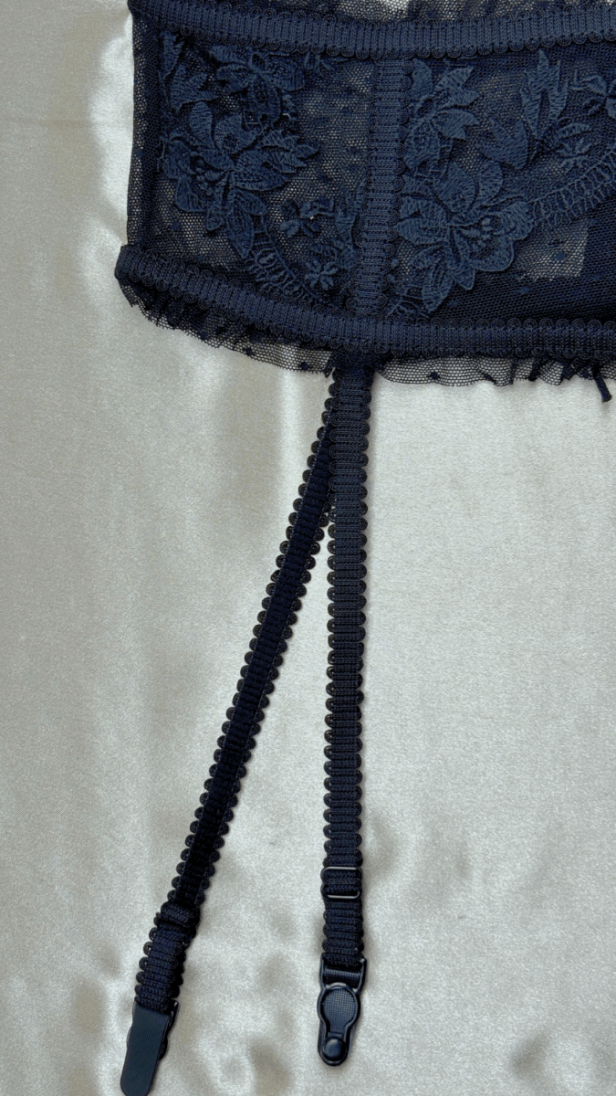 Amee Black Garter - TRÈS FOU OR SOMETHING