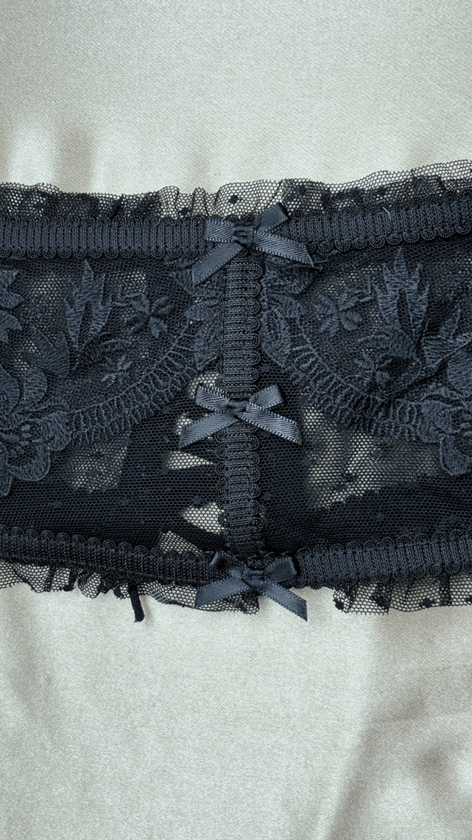 Amee Black Garter - TRÈS FOU OR SOMETHING