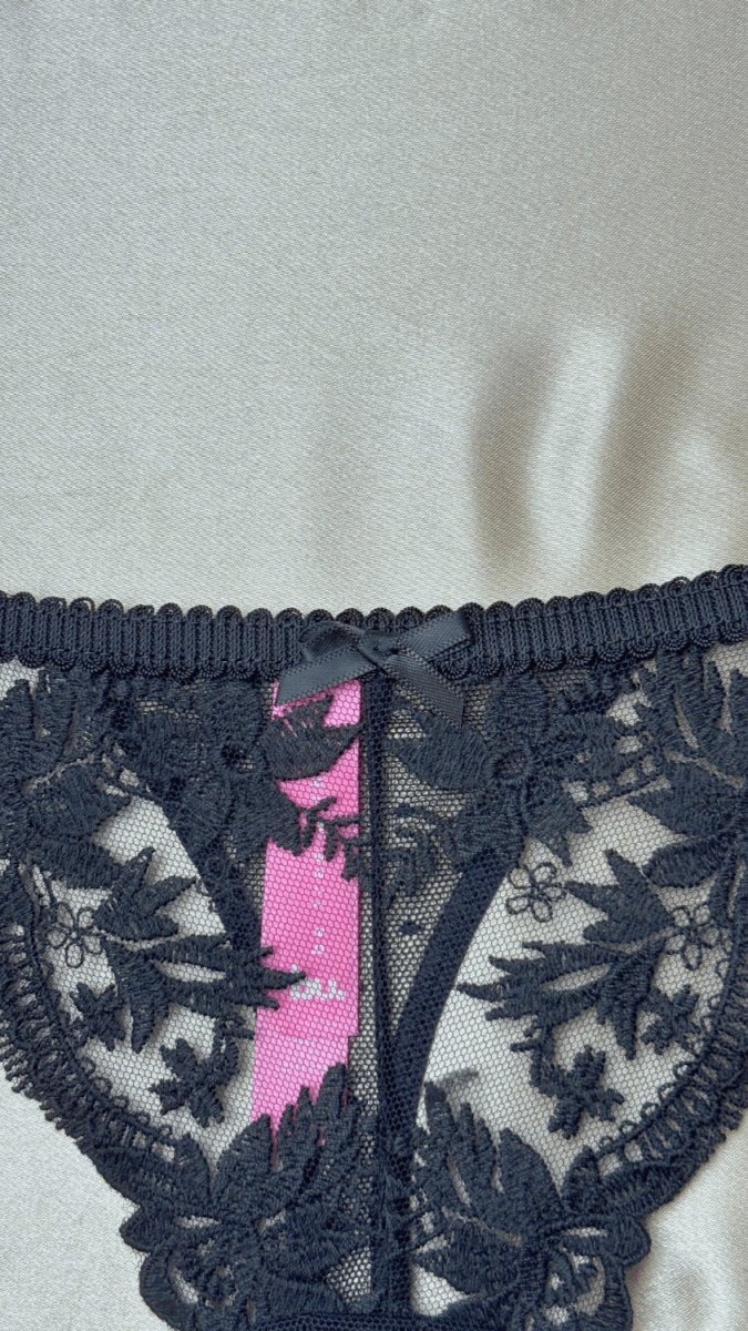 Amee Black Panty - TRÈS FOU OR SOMETHING