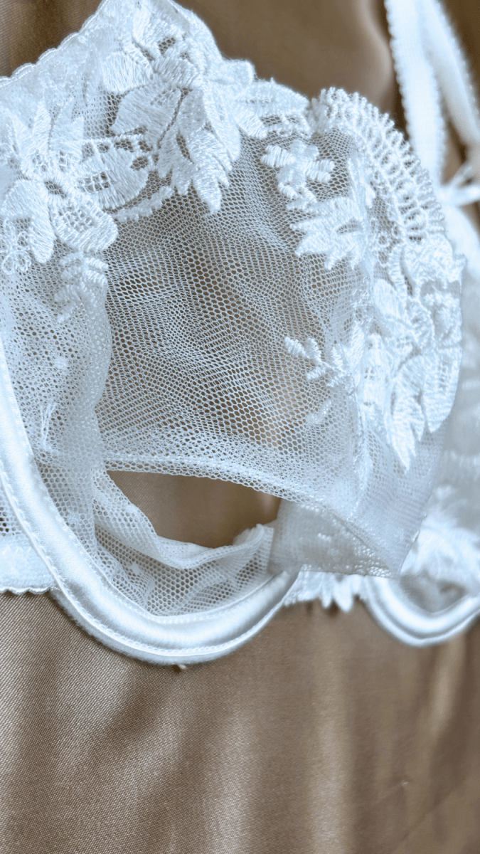 Amee White Bra - TRÈS FOU OR SOMETHING