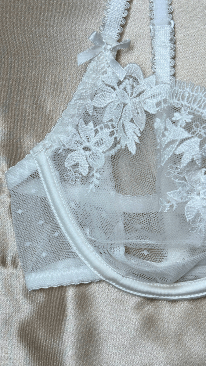 Amee White Bra - TRÈS FOU OR SOMETHING