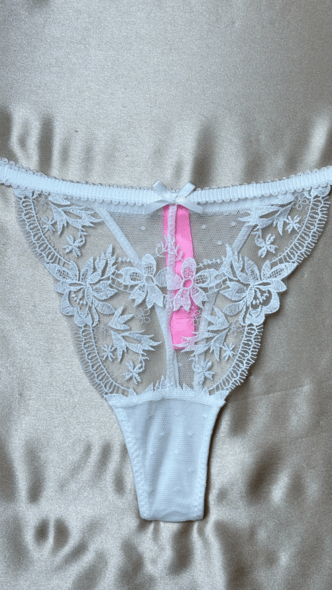Amee White Panty - TRÈS FOU OR SOMETHING
