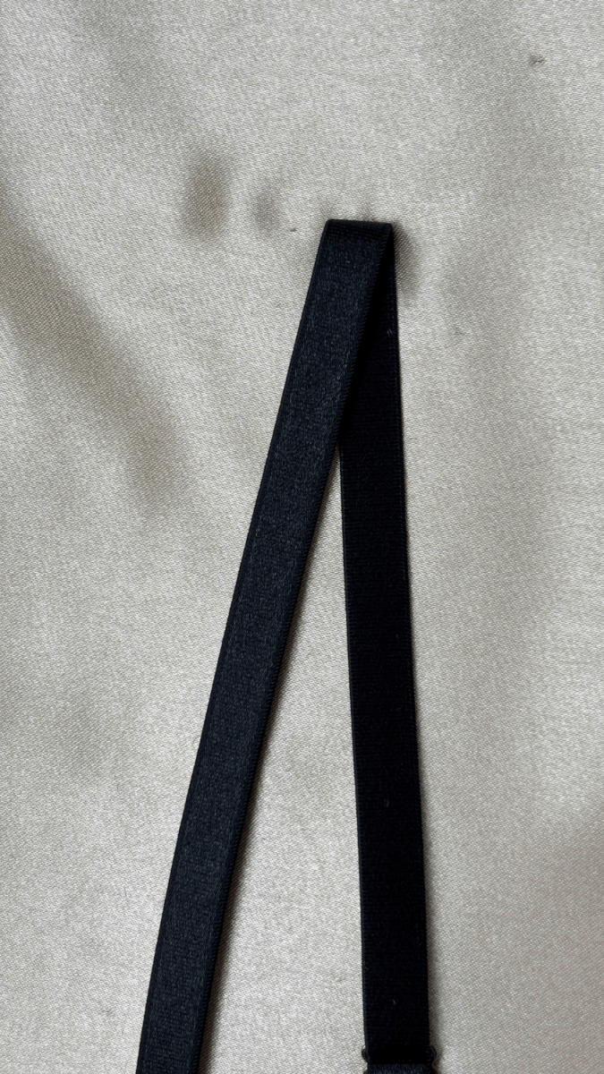 Audrey Bra - TRÈS FOU OR SOMETHING