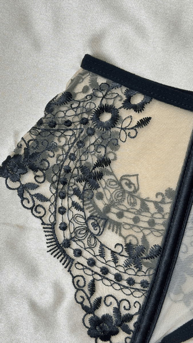 Audrey Garter - TRÈS FOU OR SOMETHING