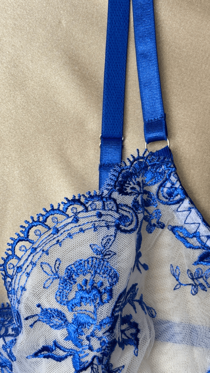 Azul Bra - TRÈS FOU OR SOMETHING