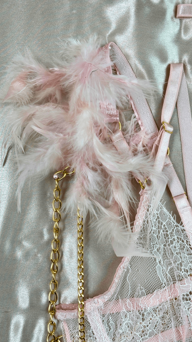 Babygirl Feathers Bra - TRÈS FOU OR SOMETHING