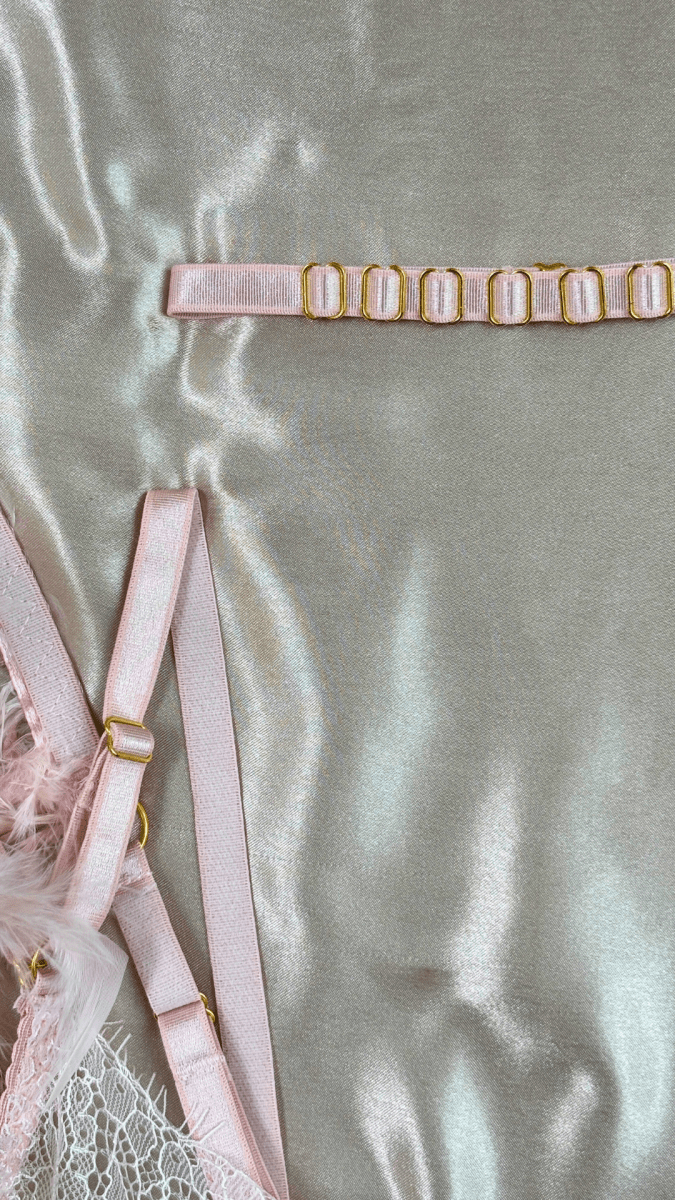 Babygirl Feathers Bra - TRÈS FOU OR SOMETHING