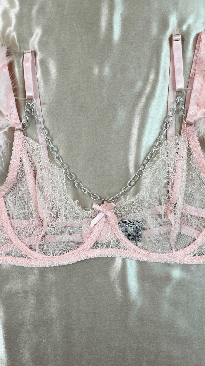 Babygirl Feathers Bra - TRÈS FOU OR SOMETHING