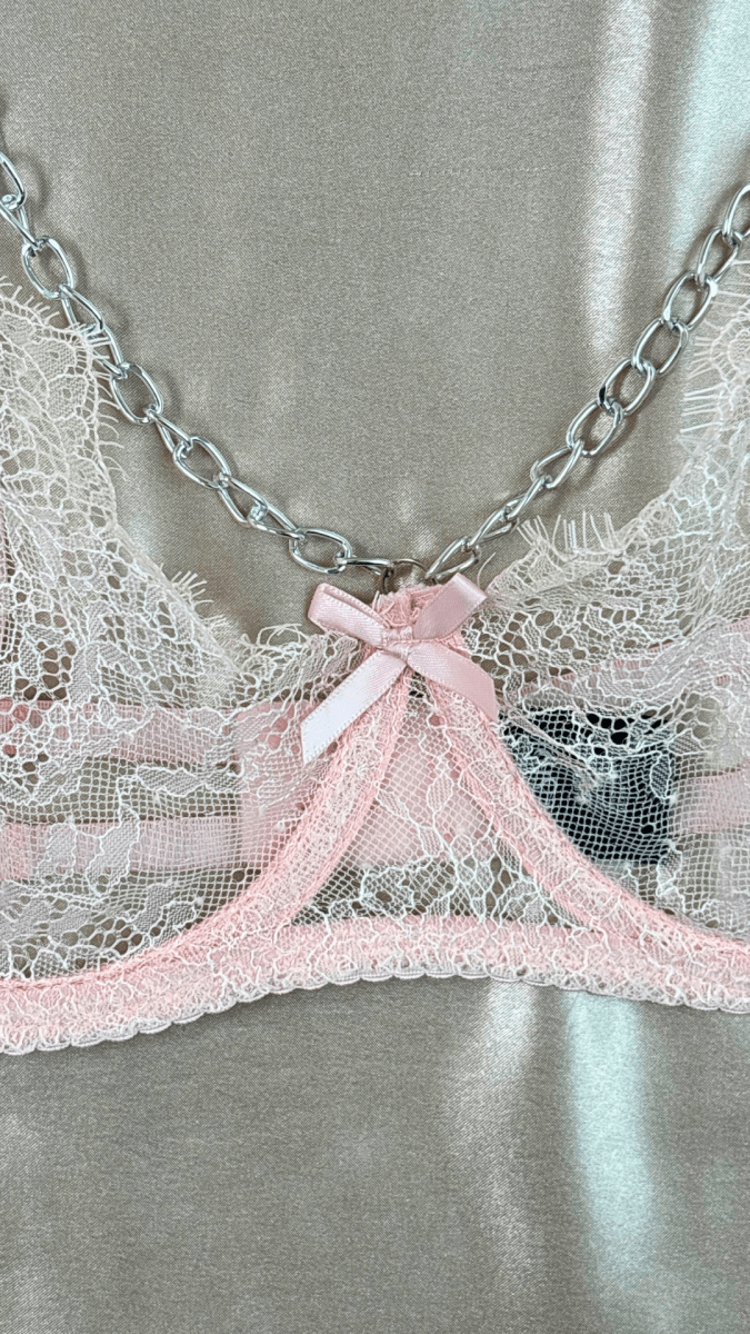 Babygirl Feathers Bra - TRÈS FOU OR SOMETHING