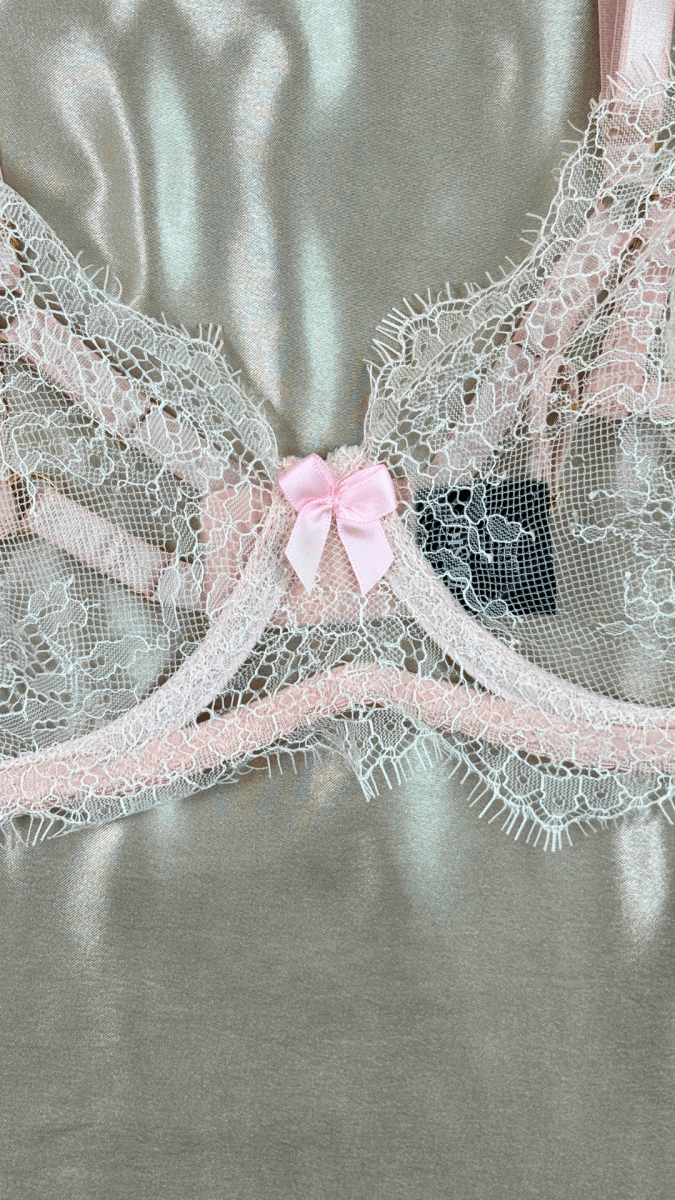 Babygirl Feathers Bra - TRÈS FOU OR SOMETHING