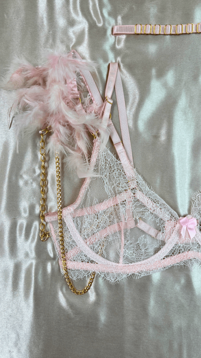 Babygirl Feathers Bra - TRÈS FOU OR SOMETHING