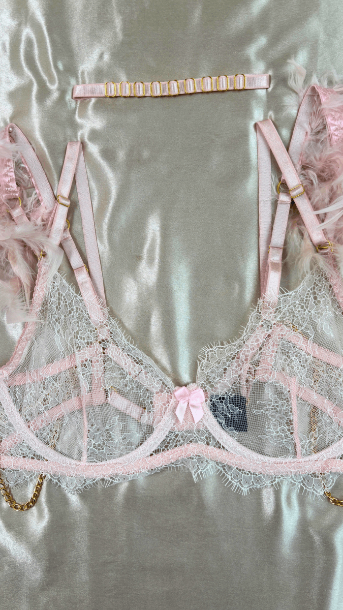 Babygirl Feathers Bra - TRÈS FOU OR SOMETHING