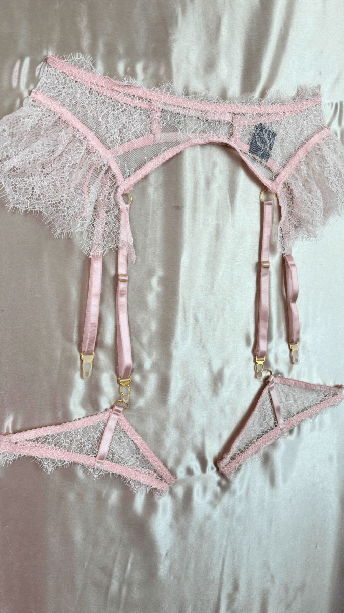 Babygirl Feathers Garter - TRÈS FOU OR SOMETHING