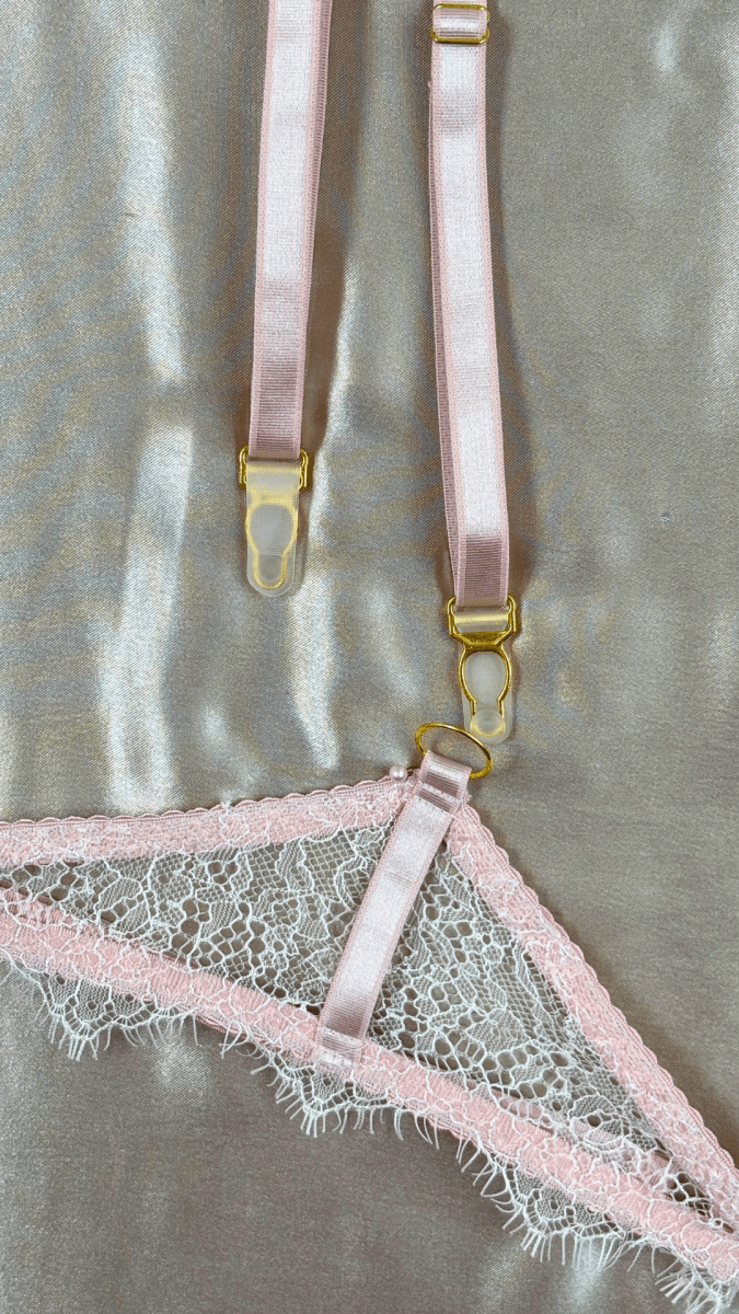 Babygirl Feathers Garter - TRÈS FOU OR SOMETHING
