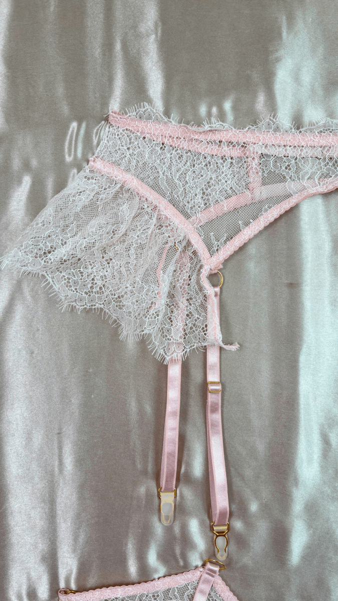 Babygirl Feathers Garter - TRÈS FOU OR SOMETHING