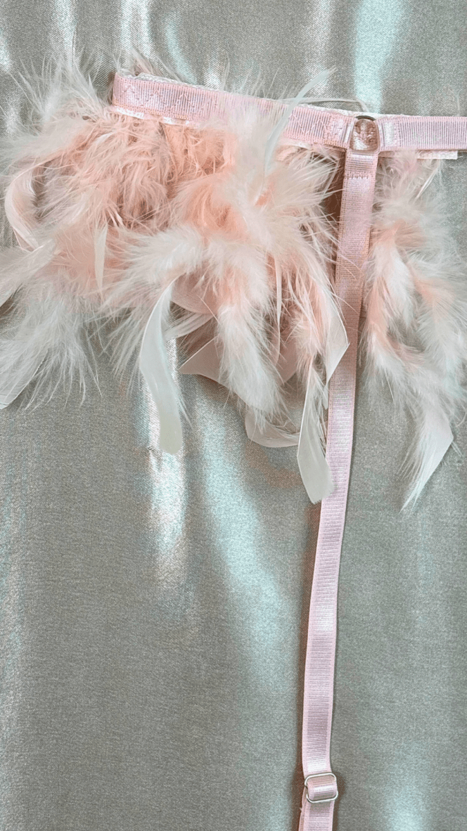 Babygirl Feathers Garter - TRÈS FOU OR SOMETHING