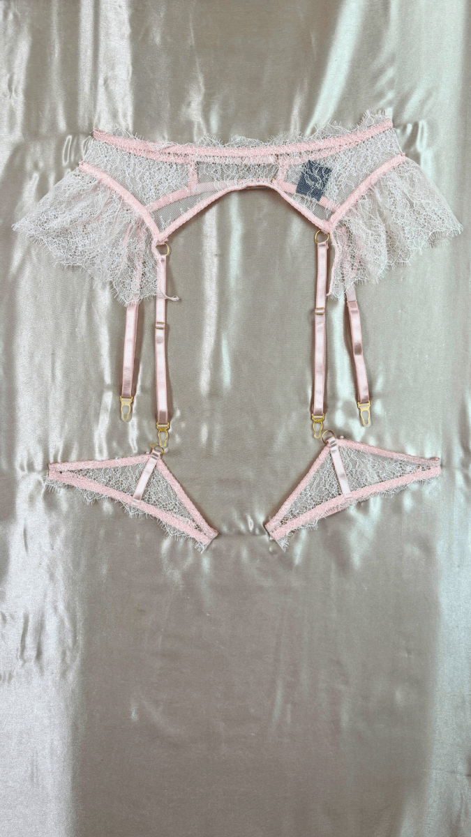 Babygirl Feathers Garter - TRÈS FOU OR SOMETHING