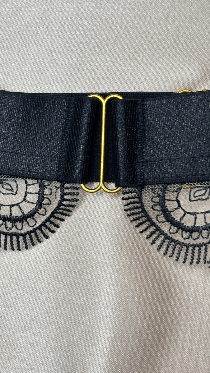 Birdie Garter - TRÈS FOU OR SOMETHING