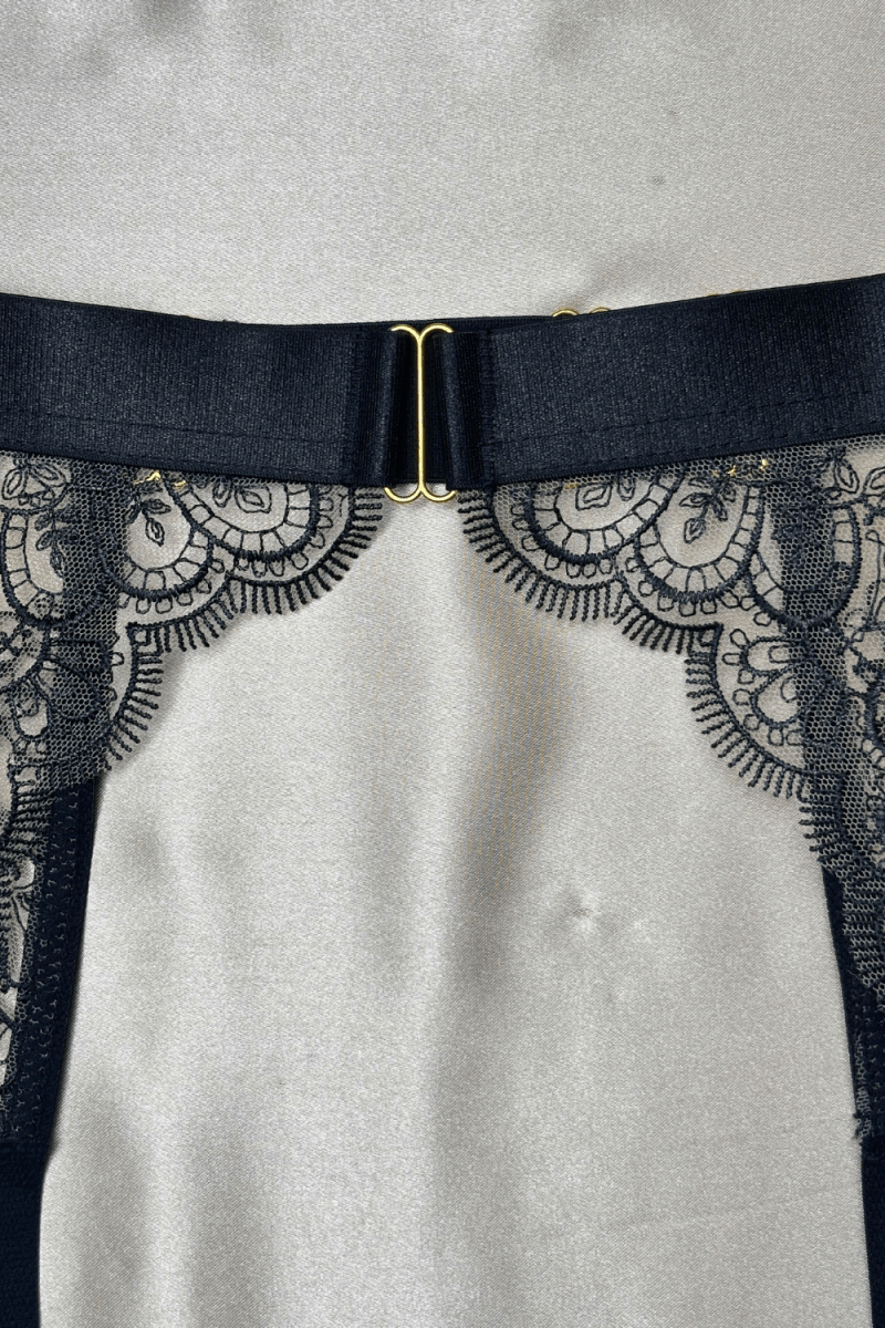 Birdie Garter - TRÈS FOU OR SOMETHING