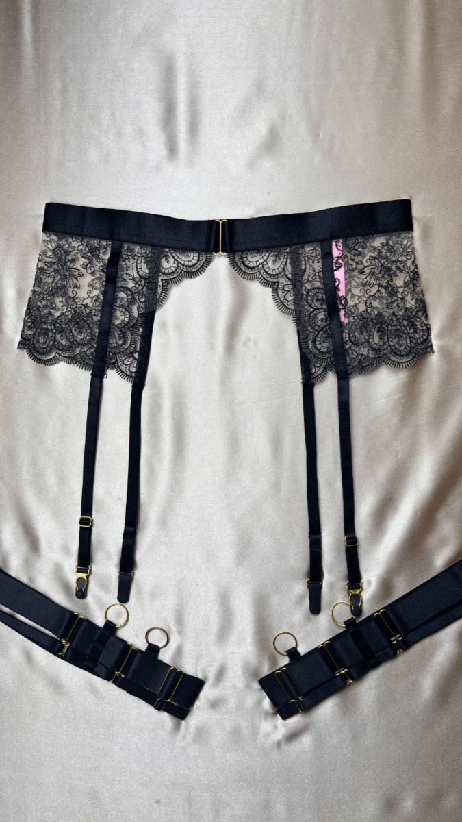 Birdie Garter - TRÈS FOU OR SOMETHING