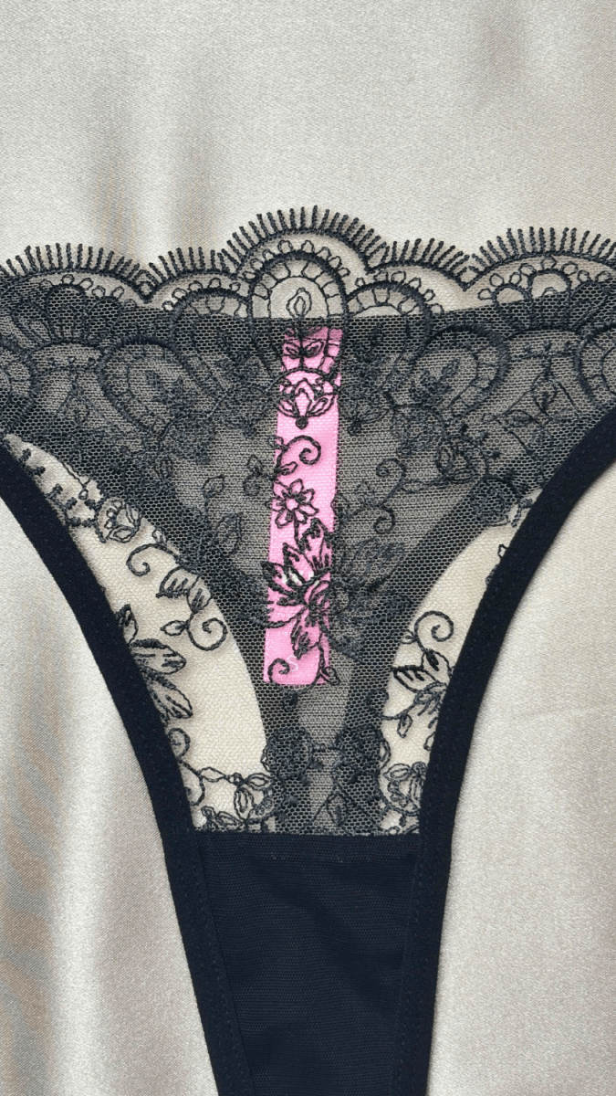 Birdie Panty - TRÈS FOU OR SOMETHING