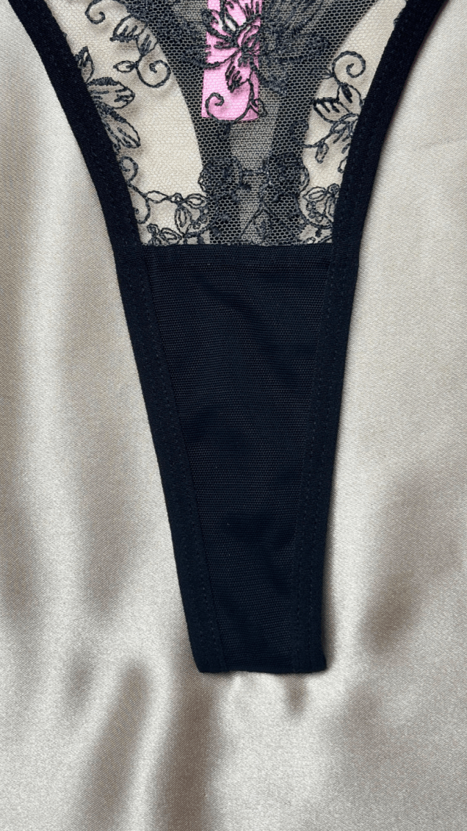 Birdie Panty - TRÈS FOU OR SOMETHING