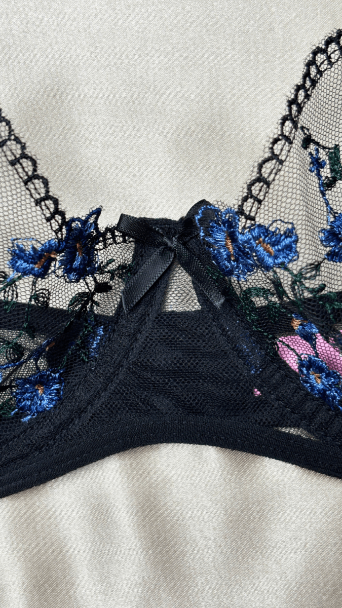 Blueberry Bra - TRÈS FOU OR SOMETHING