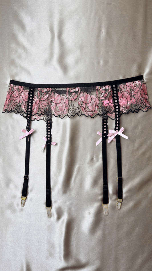 Brittney Garter - TRÈS FOU OR SOMETHING