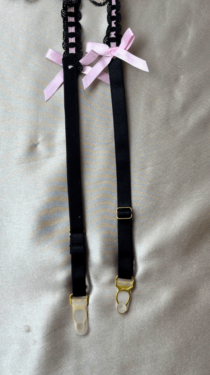 Brittney Garter - TRÈS FOU OR SOMETHING