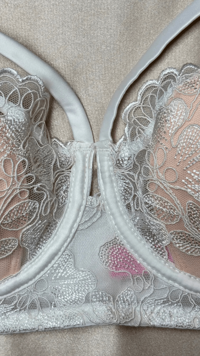 Camilia White Bra - TRÈS FOU OR SOMETHING