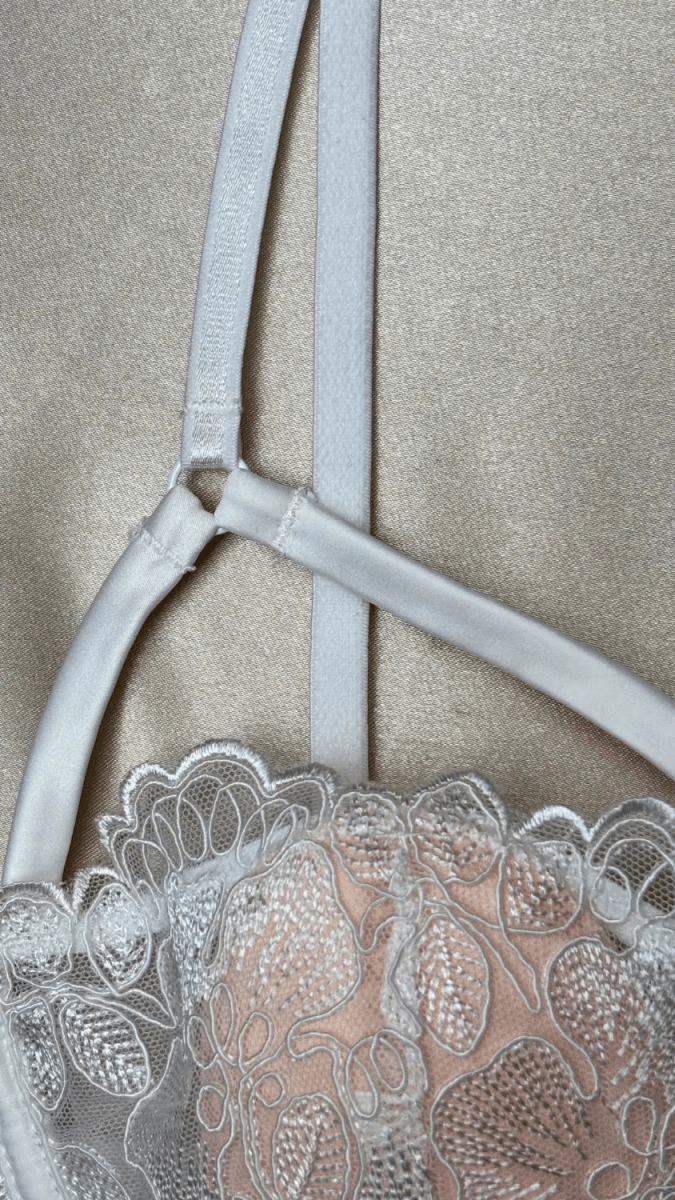 Camilia White Bra - TRÈS FOU OR SOMETHING