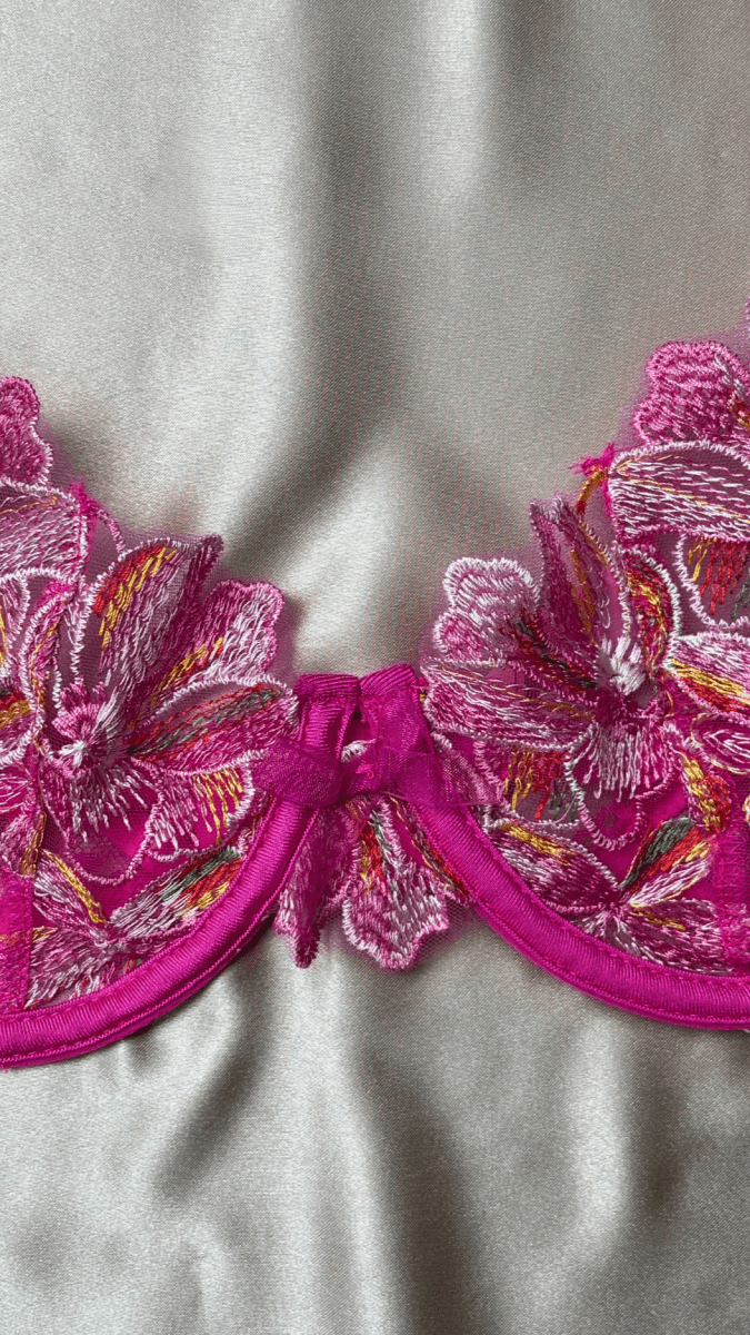 Candy Bra - TRÈS FOU OR SOMETHING