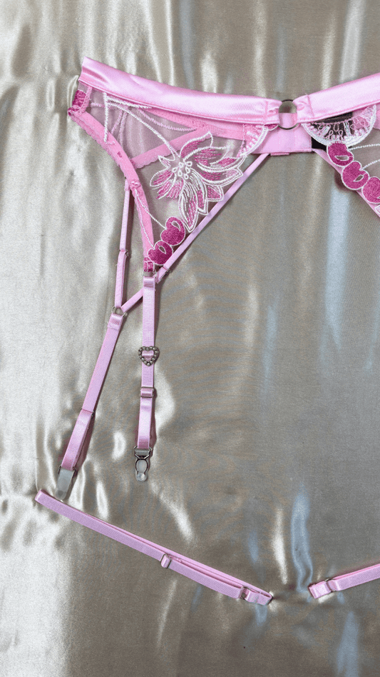 Cherry Bomb Heart Garter - TRÈS FOU OR SOMETHING