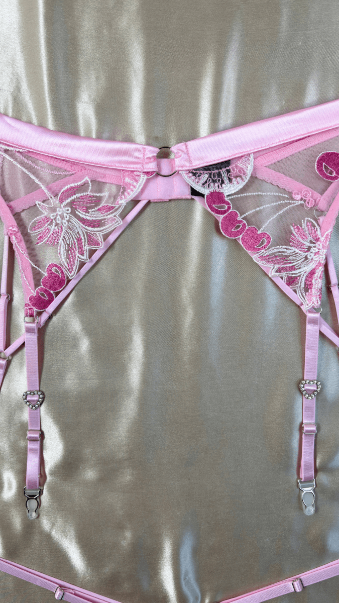 Cherry Bomb Heart Garter - TRÈS FOU OR SOMETHING