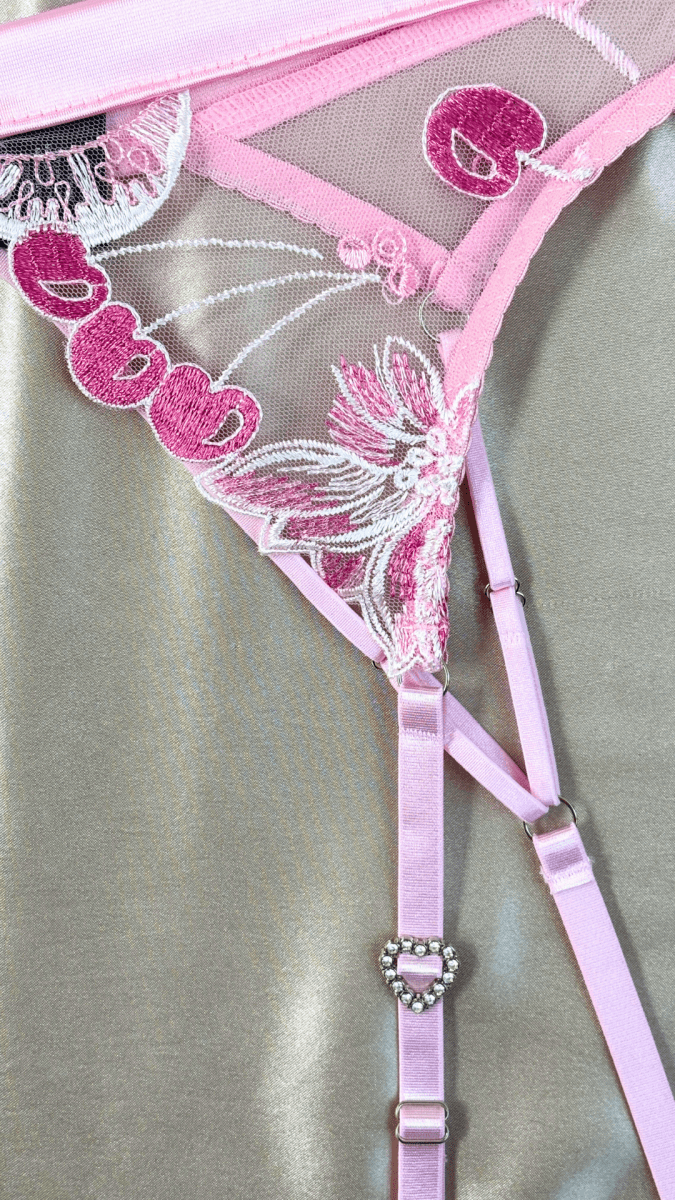 Cherry Bomb Heart Garter - TRÈS FOU OR SOMETHING
