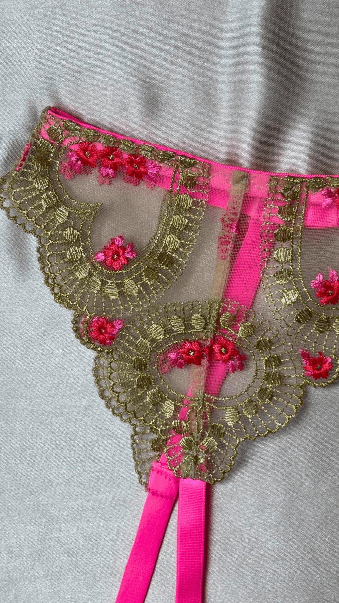 Coquette Garter - TRÈS FOU OR SOMETHING