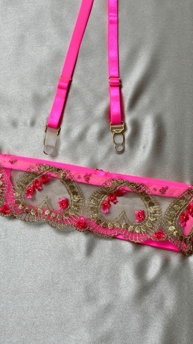 Coquette Garter - TRÈS FOU OR SOMETHING