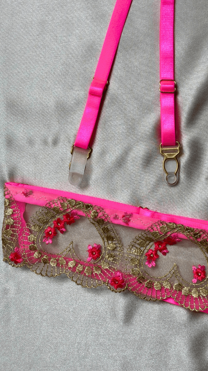 Coquette Garter - TRÈS FOU OR SOMETHING