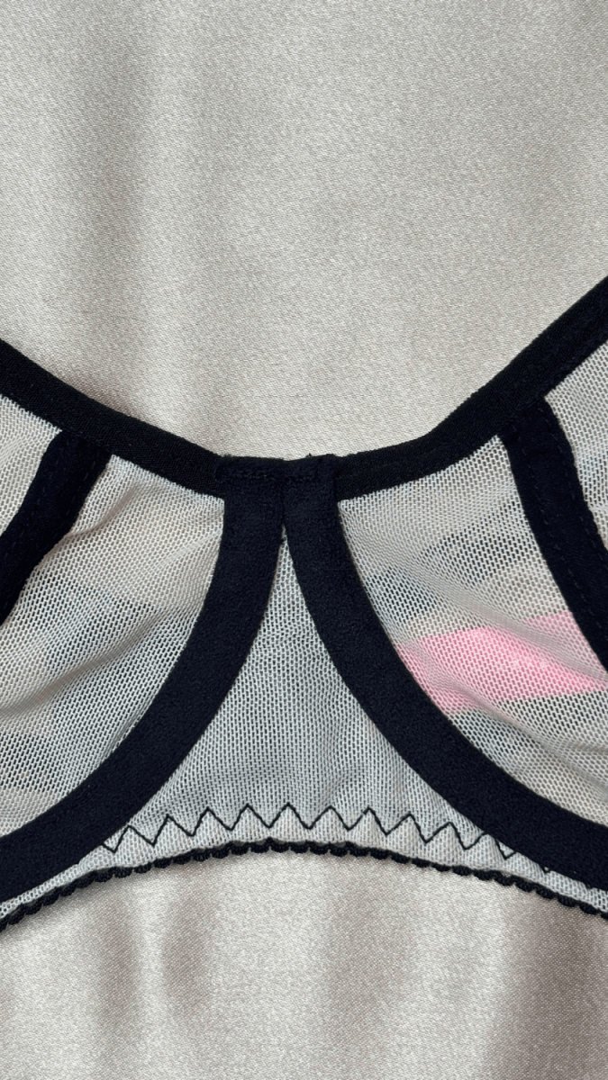 Cruella Bra - TRÈS FOU OR SOMETHING