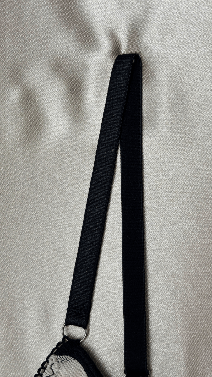 Cruella Bra - TRÈS FOU OR SOMETHING