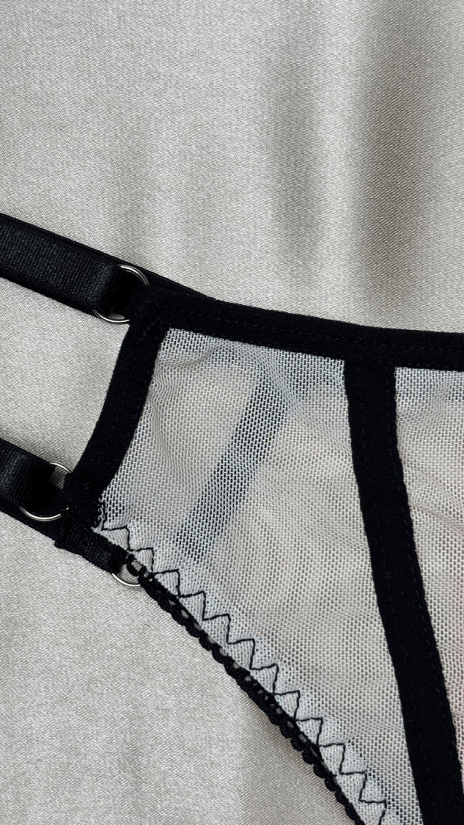 Cruella Panty - TRÈS FOU OR SOMETHING