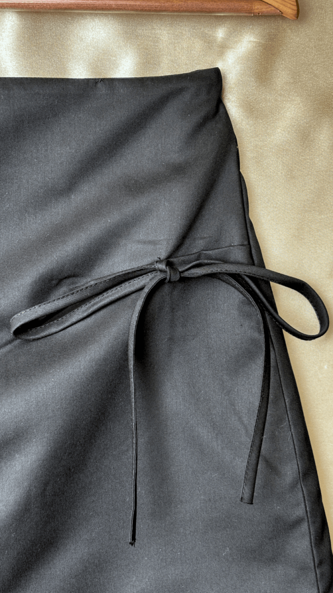 Dainty Bows Black Cotton Skirt - TRÈS FOU OR SOMETHING