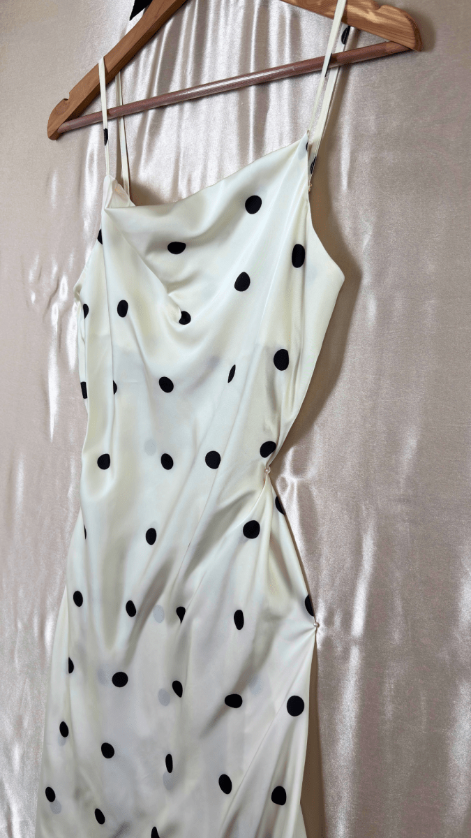 Dot My Dress - TRÈS FOU OR SOMETHING