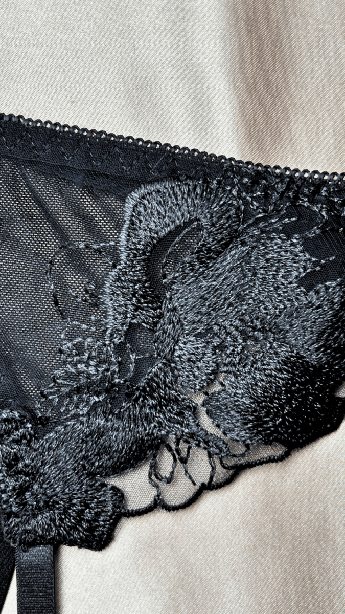 Eden Black Garter - TRÈS FOU OR SOMETHING