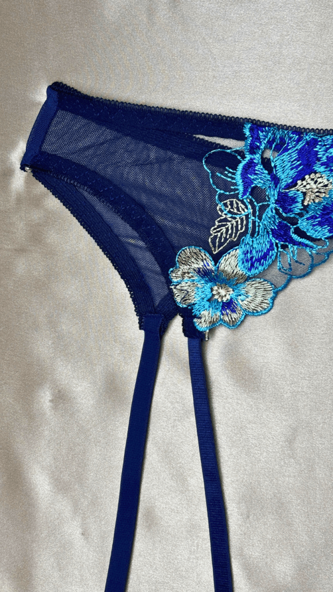 Eden Blue Garter - TRÈS FOU OR SOMETHING