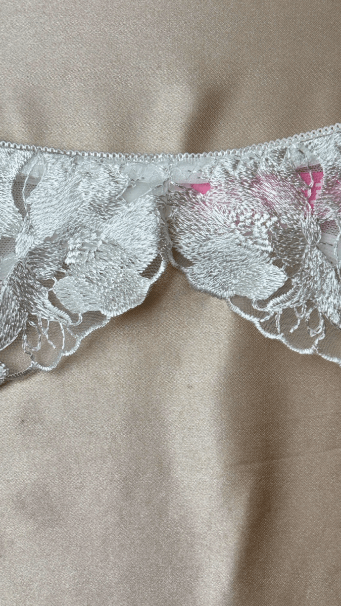 Eden White Garter - TRÈS FOU OR SOMETHING