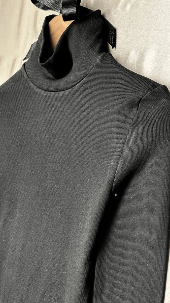 Elevated Knit Turtle Long Sleeve Black Bodysuit Top - TRÈS FOU OR SOMETHING